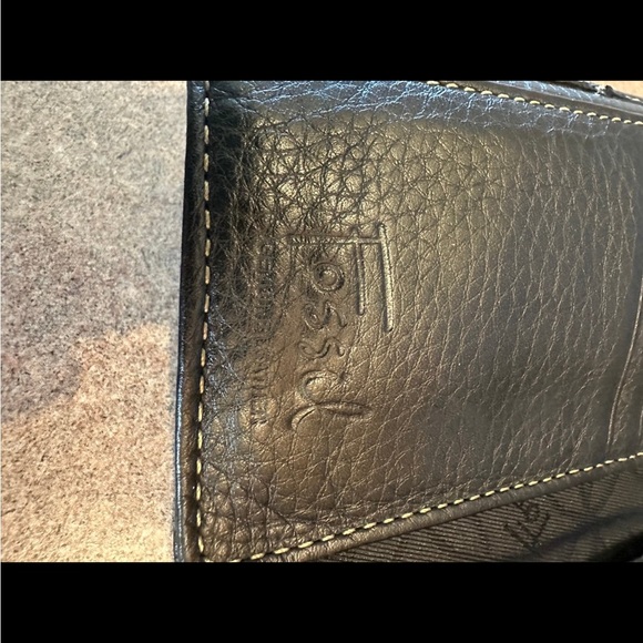 Fossil Black Tri-Fold Wallet - Picture 8 of 8